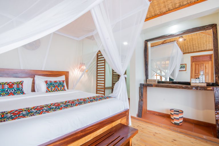 Gorilla Leisure Lodge, Rushaga: Rooms, Location and Gorilla Trekking